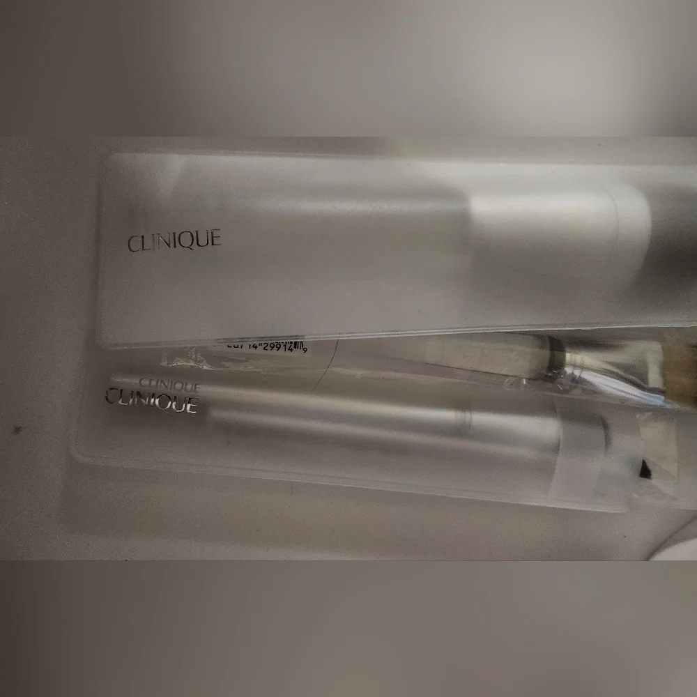 Clinique elegant makeup